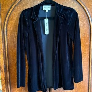 Olive & Oak Black Top NWT